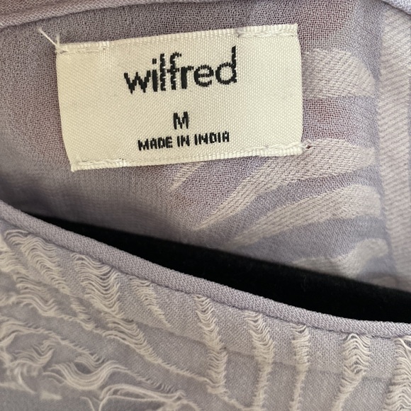 Aritzia cropped blouse - Picture 2 of 4